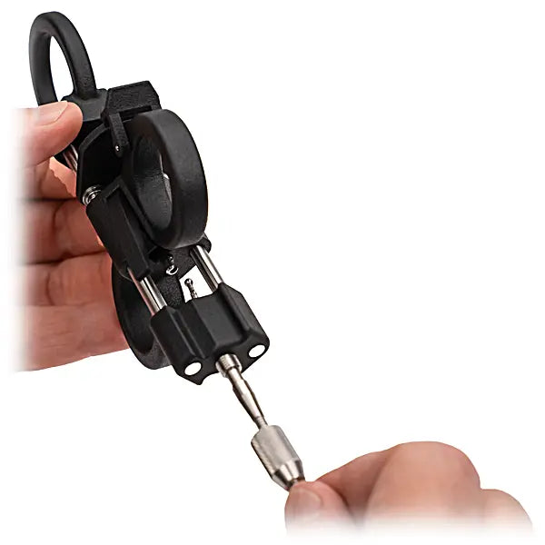 iGrab Retrieval Tool Actuator attaching a retrieval tool 1
