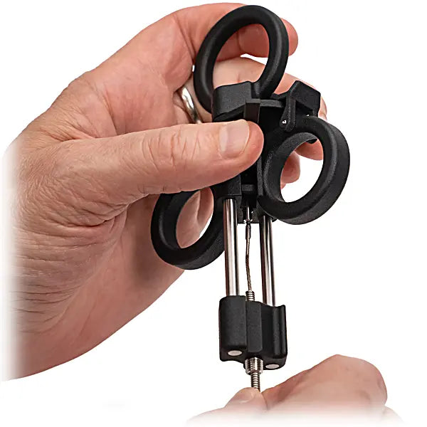 iGrab Retrieval Tool Actuator attaching a retrieval tool 2