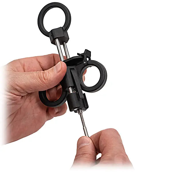 iGrab Retrieval Tool Actuator attaching a retrieval tool 3