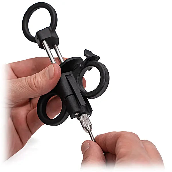 iGrab Retrieval Tool Actuator attaching a retrieval tool 5